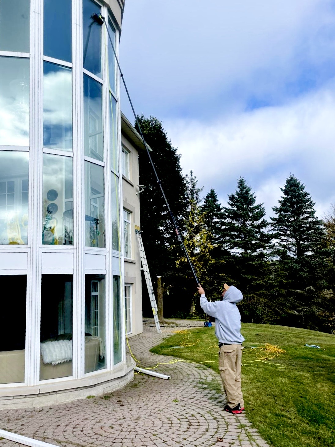 WSIB Insured Window Cleaning Newmarket Bradford Richmond Hill York Region